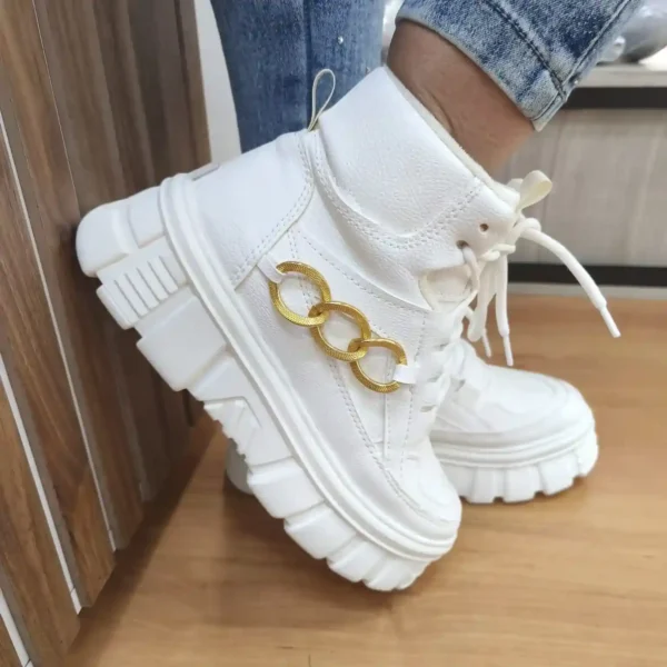 TeniBota Blanco Con Cadena Dorada