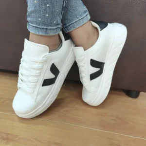 Tenis V Negra